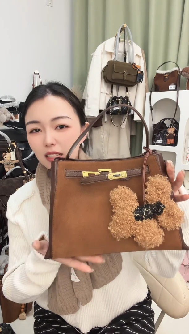 牛皮带小狗挂件磨砂皮
