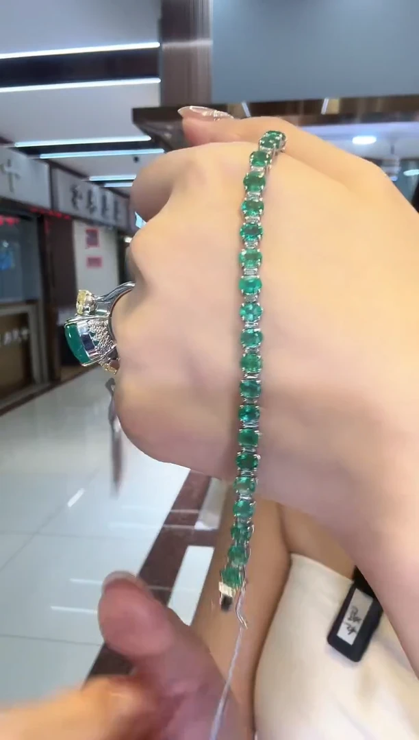 铂Pt950镶嵌手链祖母绿8.1ct