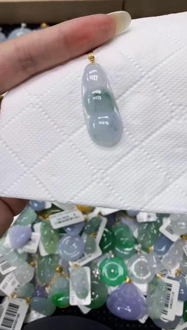 颈饰18K金镶嵌翡翠11111111111