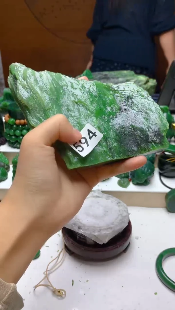 未镶嵌和田玉（碧玉）珠宝半成品0