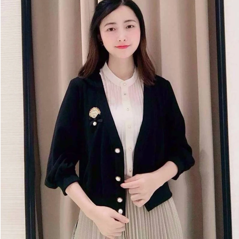 女装黑色短款宽松小外套1400230-7211