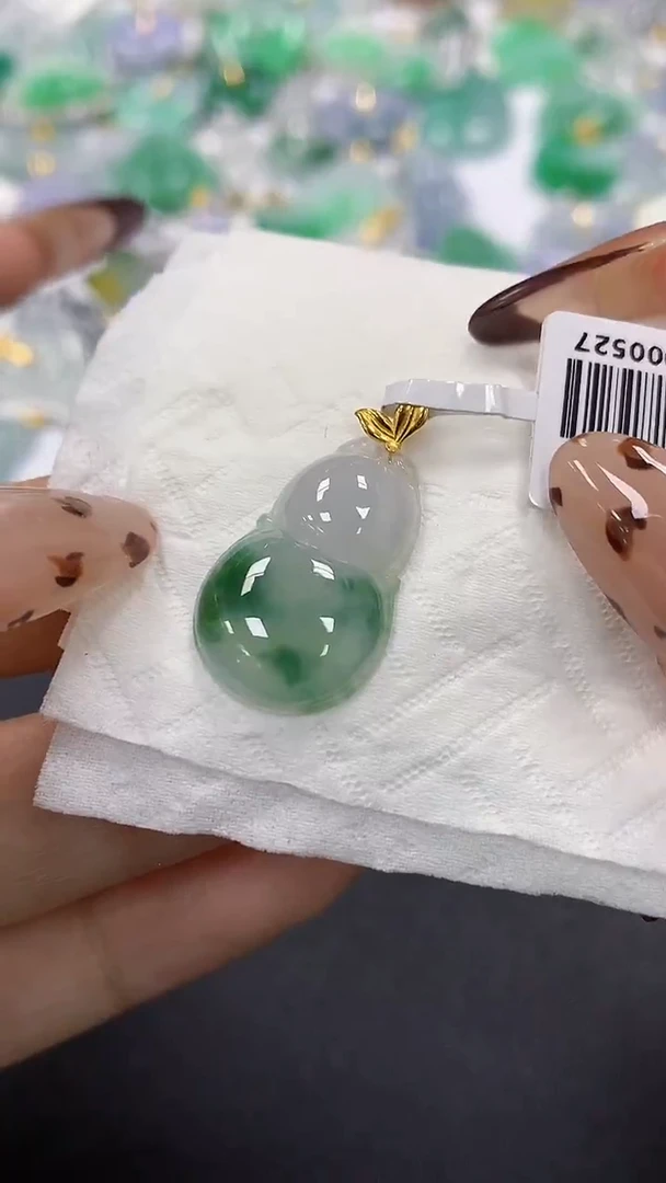 颈饰18K金镶嵌翡翠a货假一赔三支持复检百元上9元证书费自理