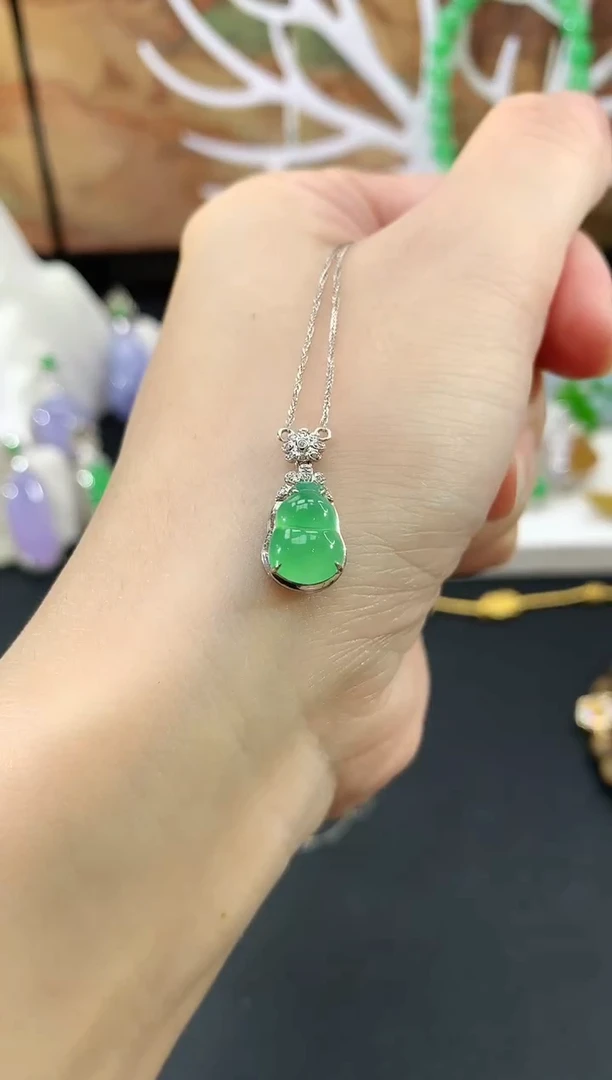 吊坠(赠链)18K金镶嵌翡翠|3680