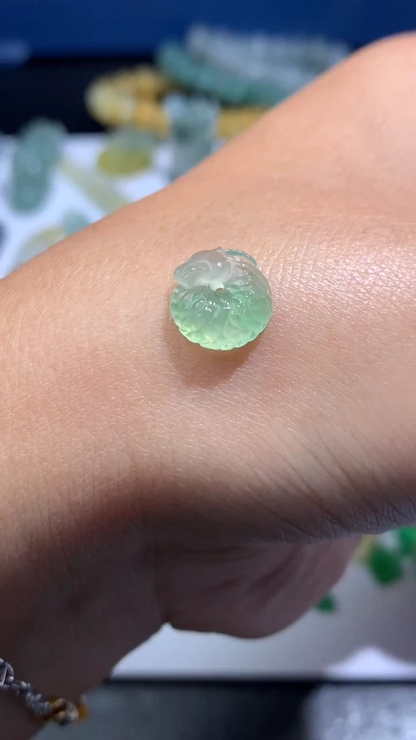 未镶嵌定制翡翠毛货