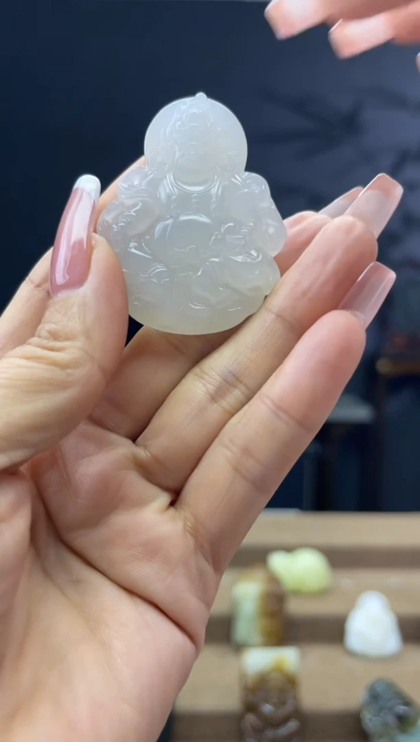 颈饰未镶嵌和田玉1