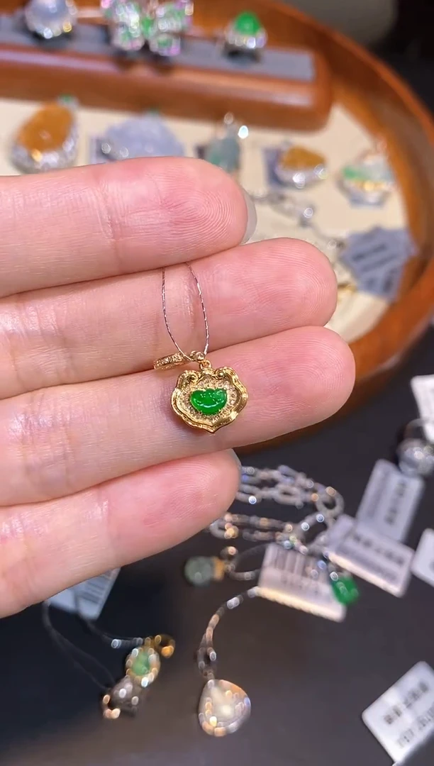 翡翠18K金镶嵌吊坠(不含链)吊坠