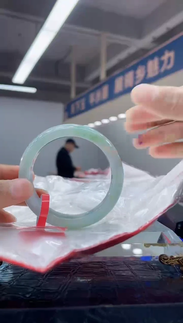 翡翠手镯未镶嵌手镯10