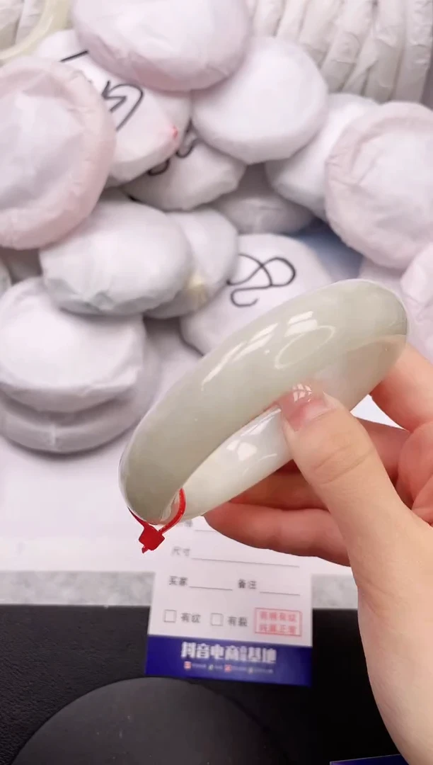 【闪购商品】和田玉手镯未镶嵌18L191-58