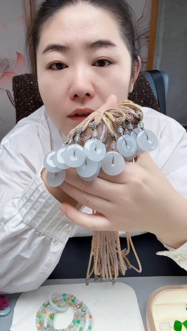 颈饰未镶嵌翡翠翡翠平安扣8号吊坠多样性发货