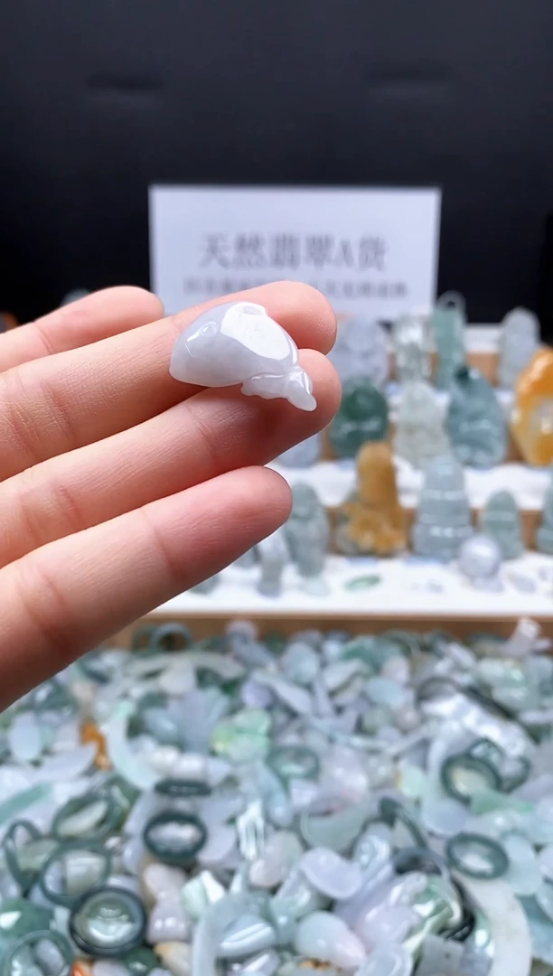 翡翠未镶嵌吊坠(不含链)8小海豚吊坠