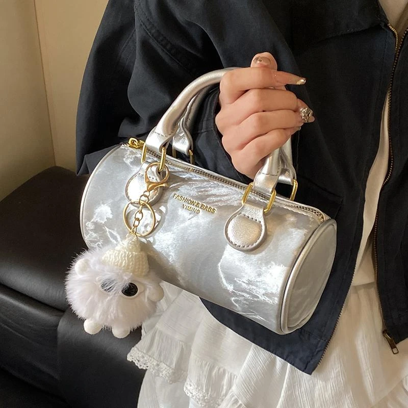 今年流行爆款小包包女2025新款春夏季百搭斜挎包超火手提包圆筒包