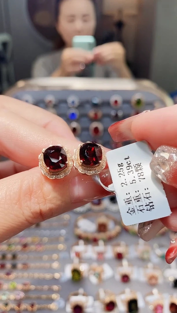 18K金镶嵌耳饰碧玺石*5.39配钻