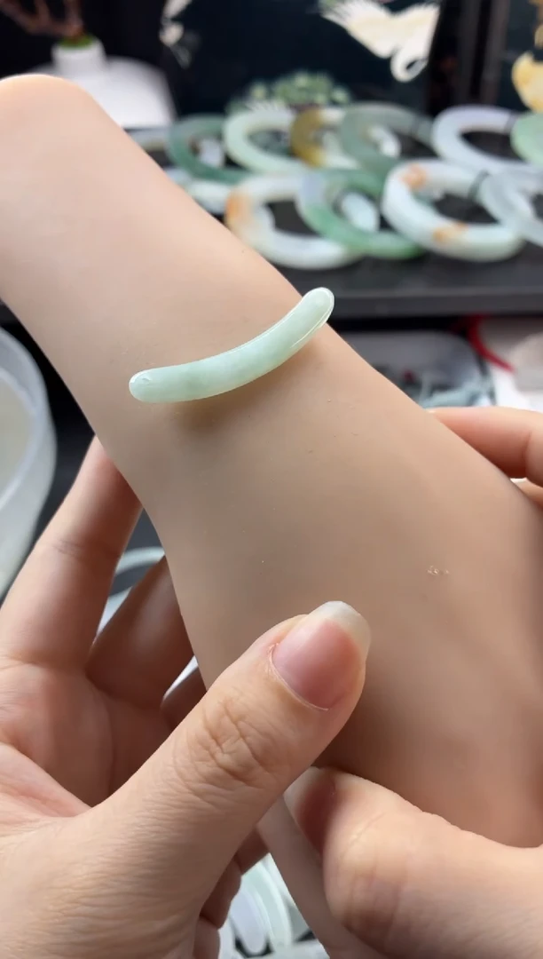 翡翠未镶嵌颈饰7号玉璜