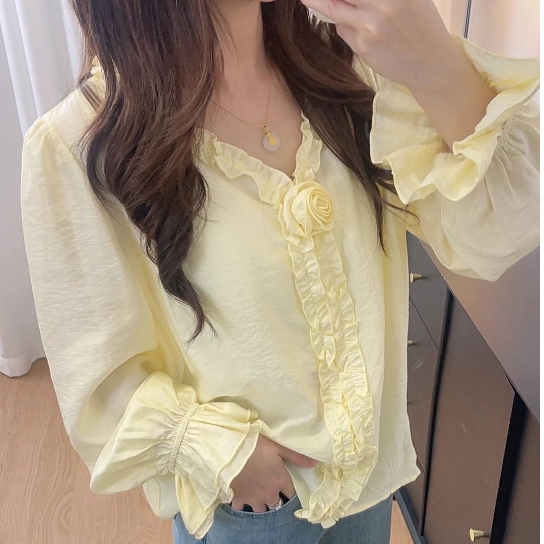 法式立体花朵V领衬衫女夏设计感木耳花边宽松显瘦衬衣喇叭袖上衣