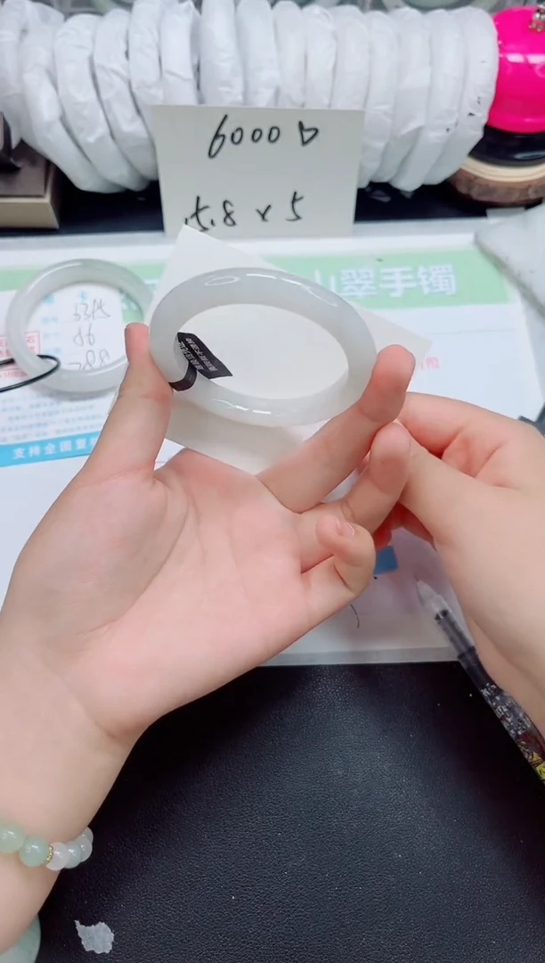 石英质玉手镯未镶嵌b396-圈口52-54