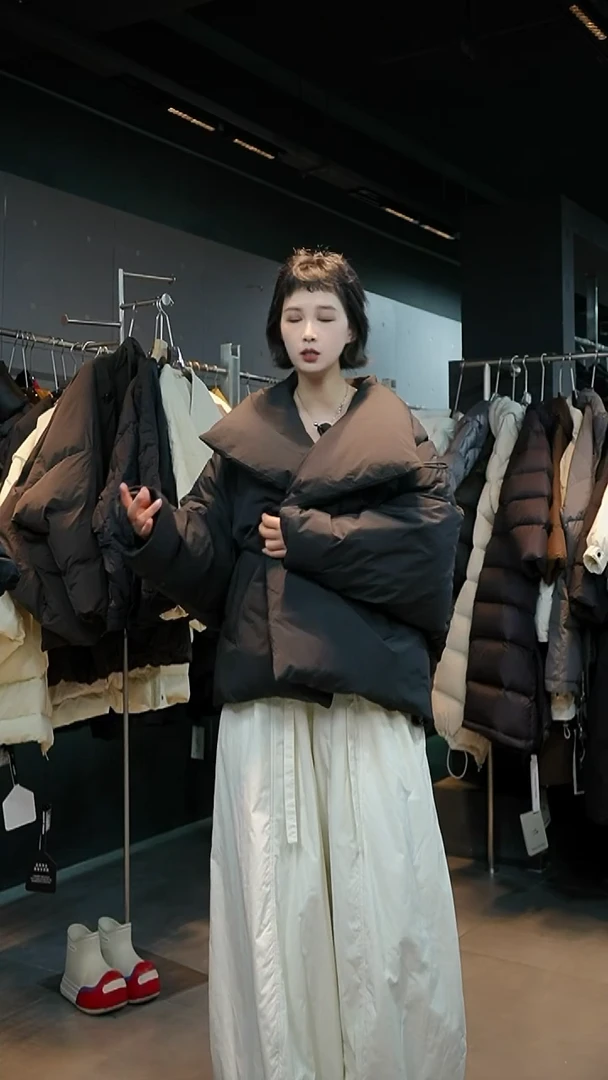 黑色羽绒黑色羽绒