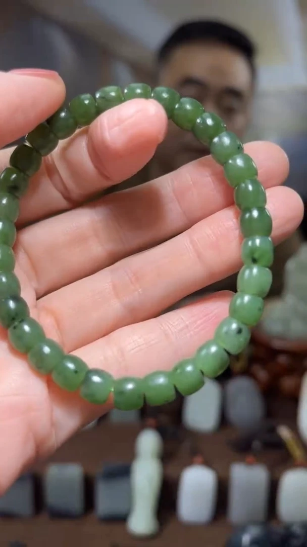 颈饰未镶嵌和田玉`