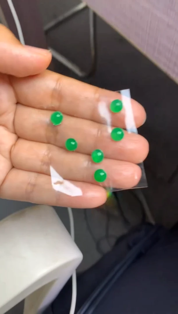 未镶嵌定制翡翠颜毛货