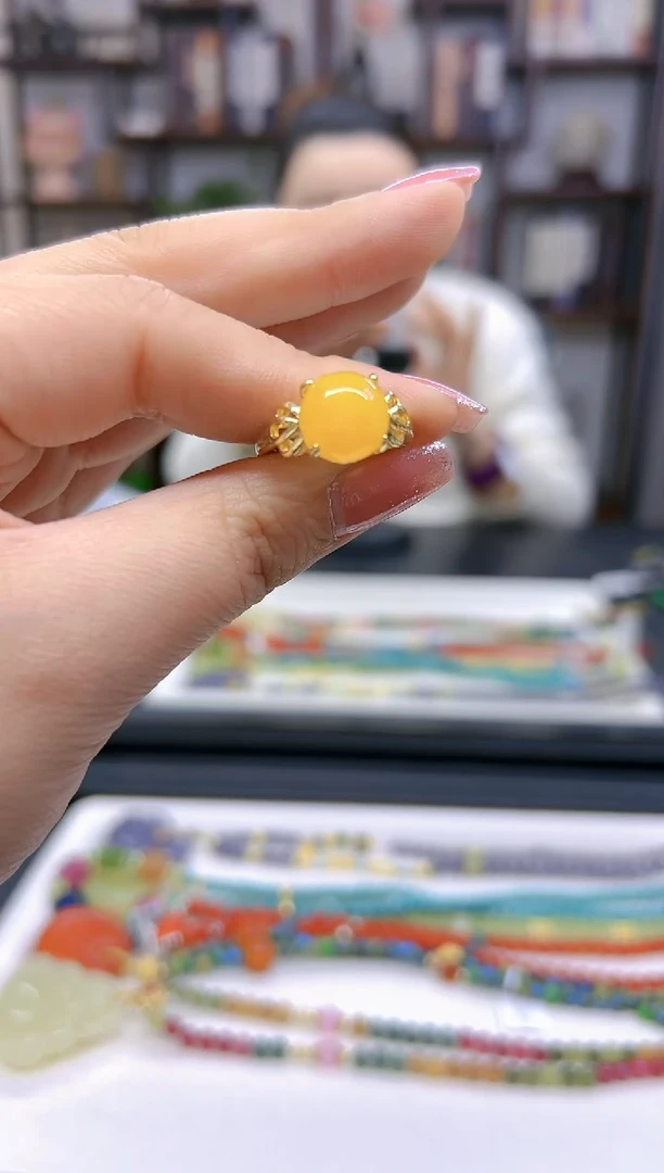 【闪购商品】蜜蜡戒指银S925镀金镶嵌J107