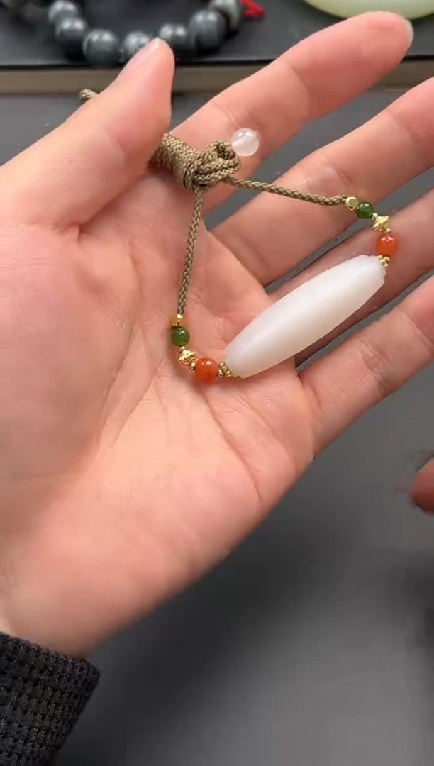 未镶嵌手串和田玉且末天泰白玉吊坠微色差
