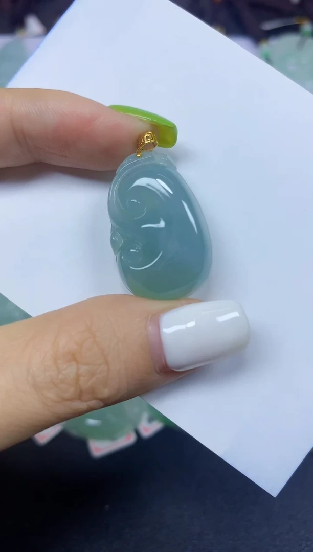 翡翠18K金镶嵌颈饰挂件