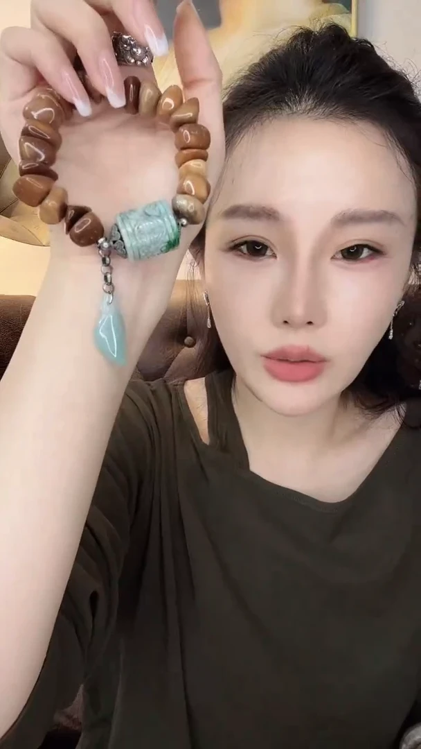 颈饰未镶嵌翡翠辽****司翡翠702
