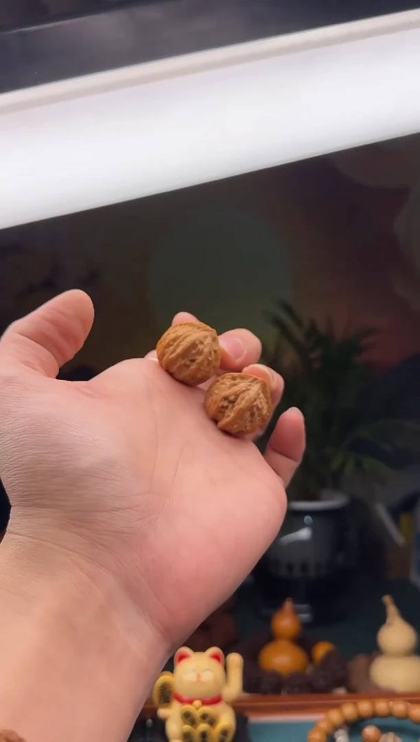 【闪购商品】文玩核桃吊坠小秋子一对（小手捻）