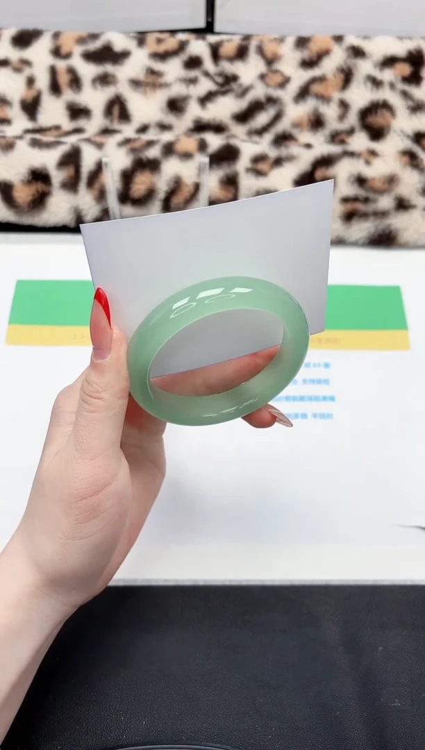 【闪购商品】石英质玉手镯未镶嵌147-57