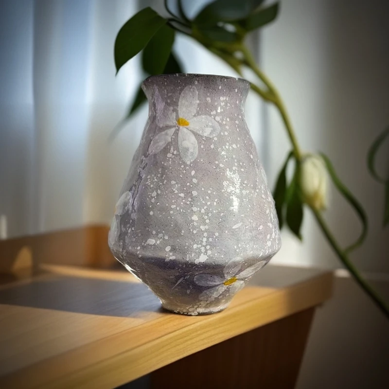 粉色白底花花画片高温手绘花器(高20.5口9.5)