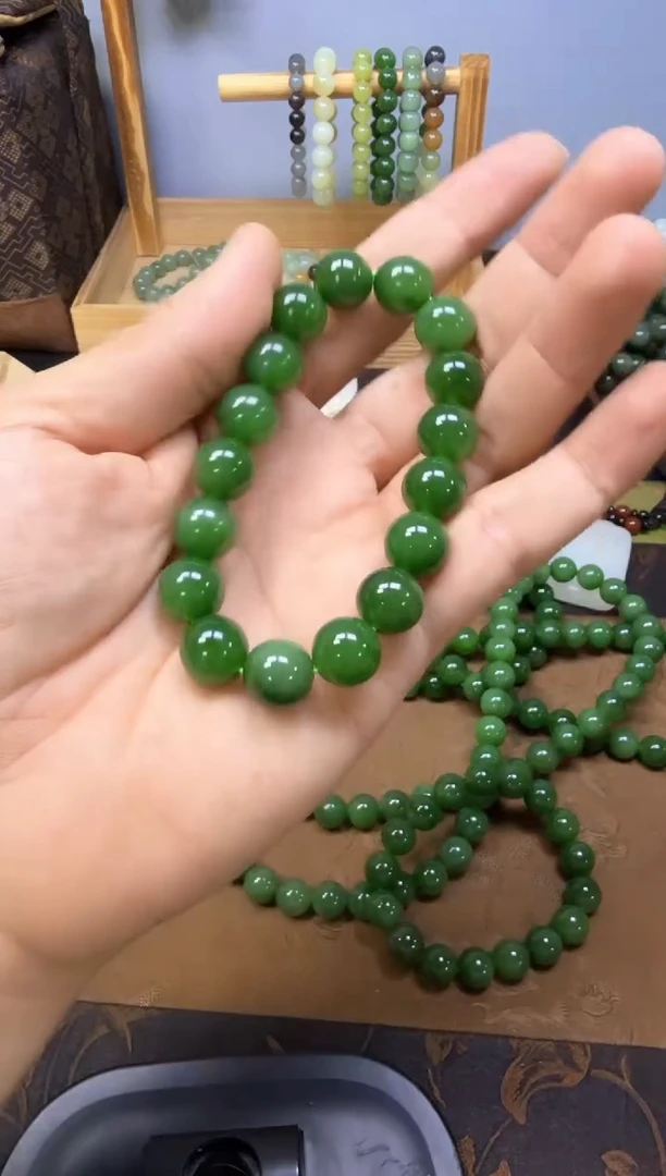 和田玉未镶嵌颈饰90