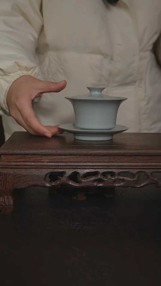 摆件瓷仿古手工月白马蹄盖碗