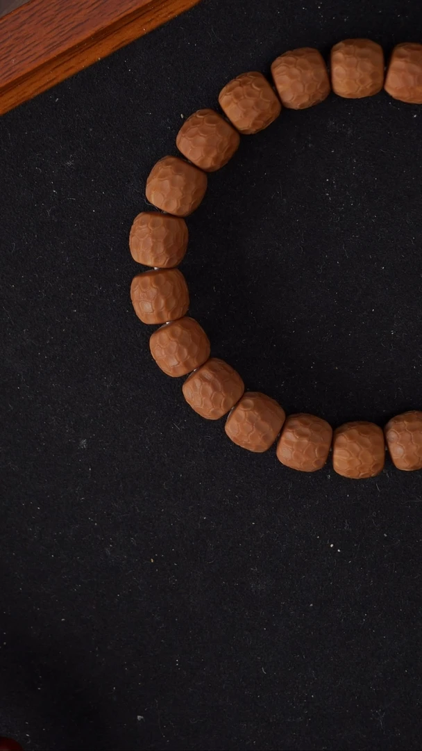 【闪购商品】猴头核桃手串蛟龙