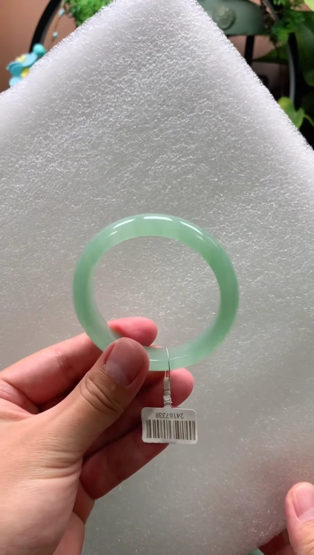 【闪购商品】石英质玉手镯未镶嵌青青56+春暖秋凉