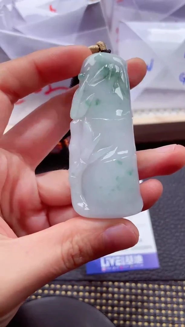 未镶嵌挂件翡翠000888