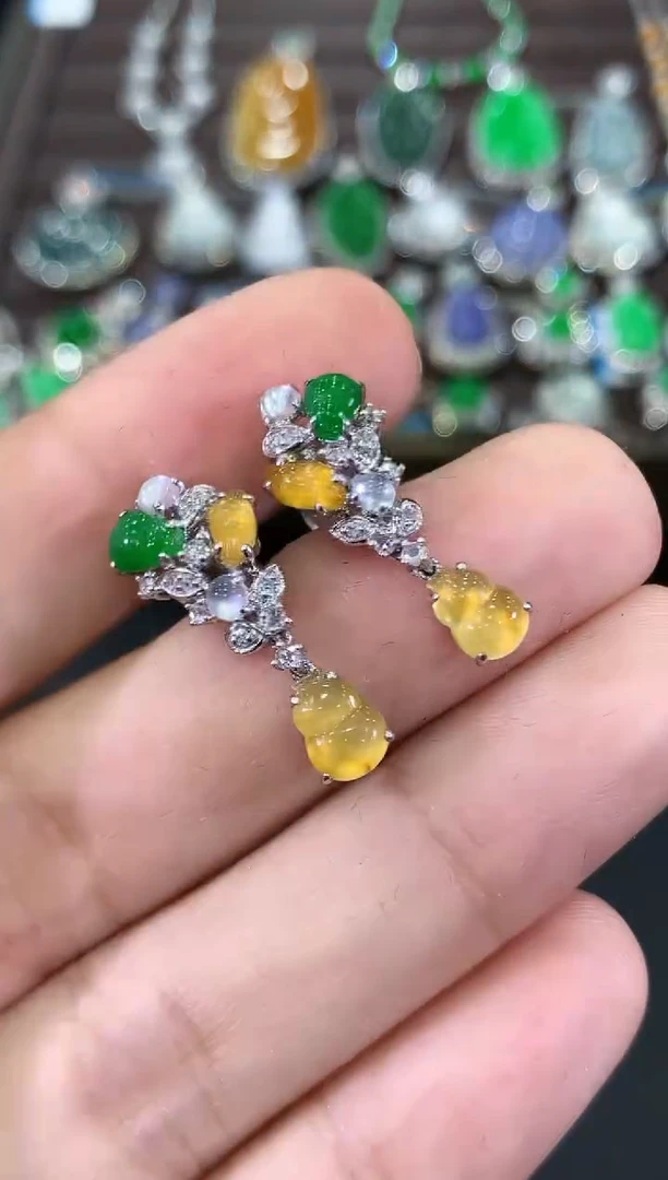 18K金镶嵌翡翠耳饰B209