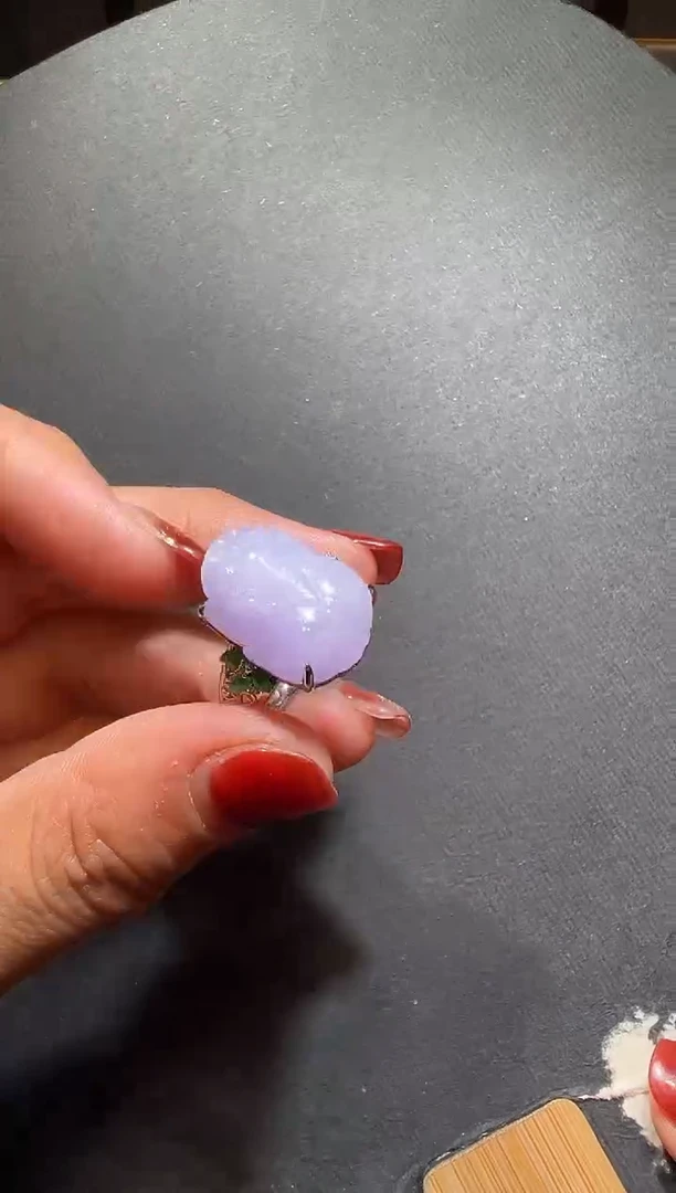 18K金镶嵌戒指翡翠翡翠貔貅戒指