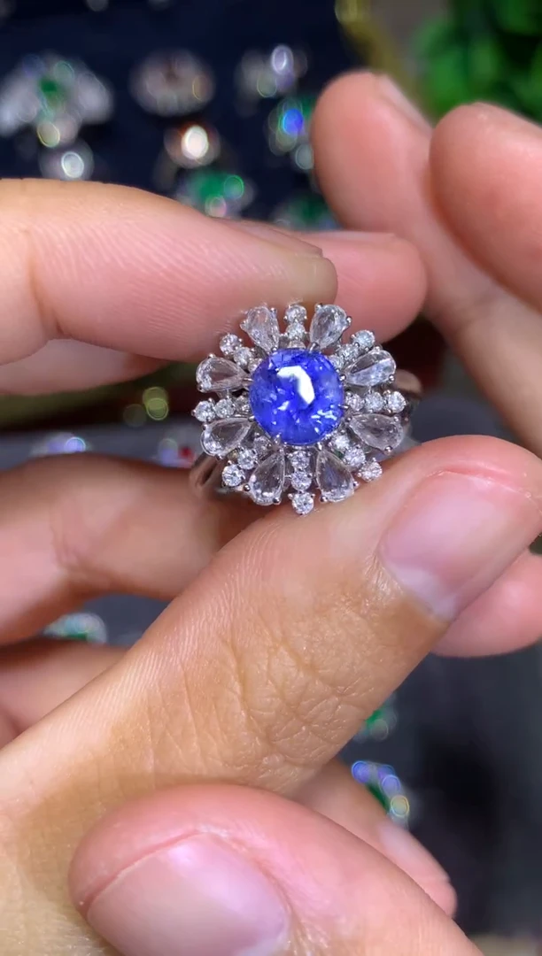 戒指蓝宝石18K金镶嵌1.53CT