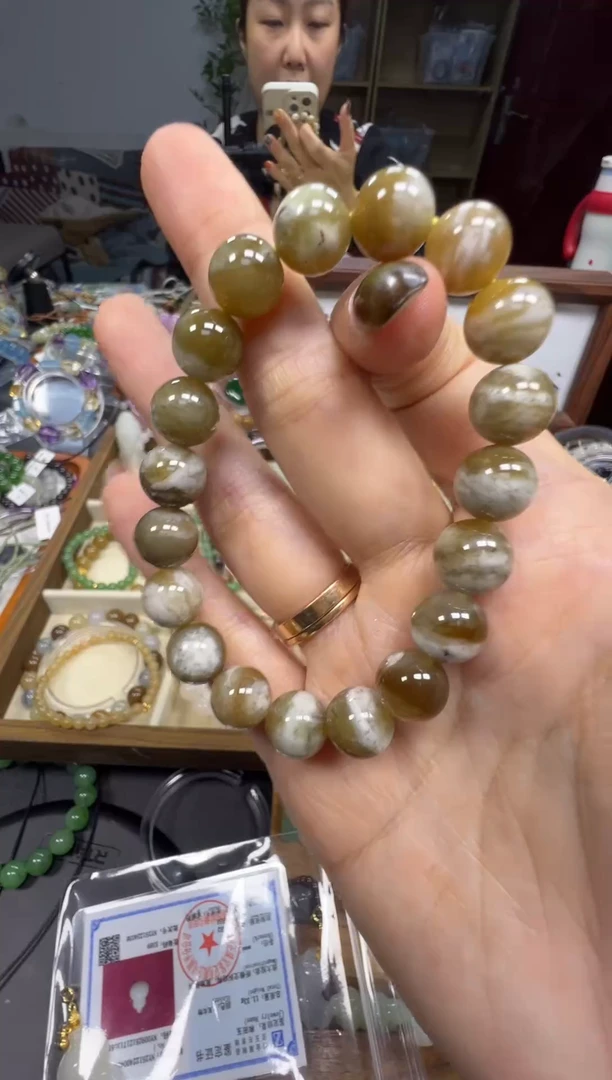 未镶嵌手串和田玉福利款卡10牛轧糖手串