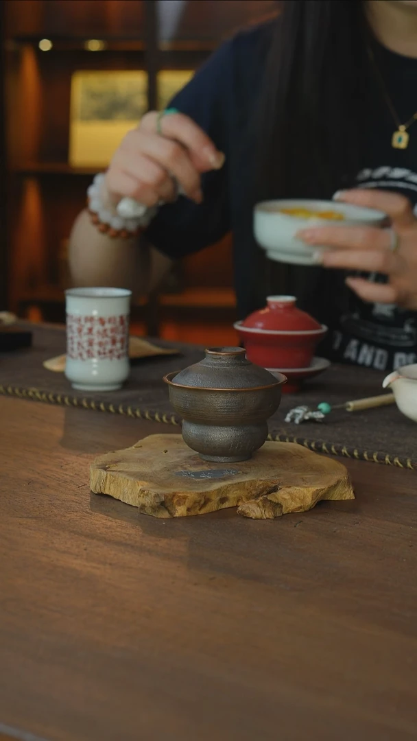 包双铜黑葫芦盖碗..
