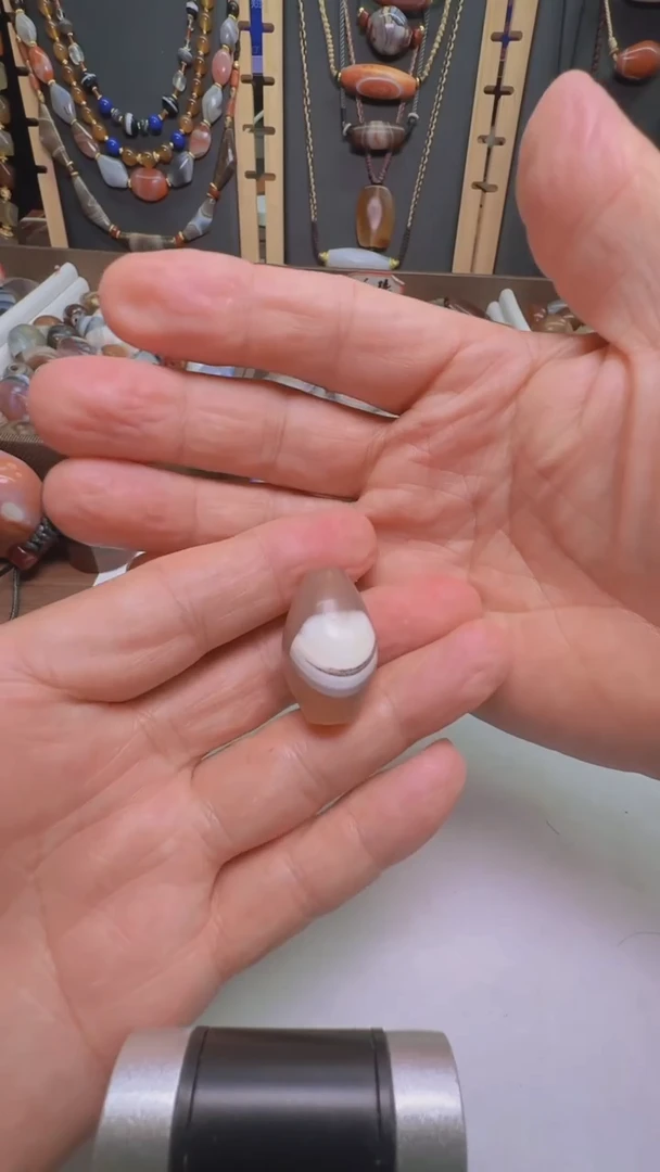 未镶嵌颈饰玛瑙/玉髓玛瑙28*18