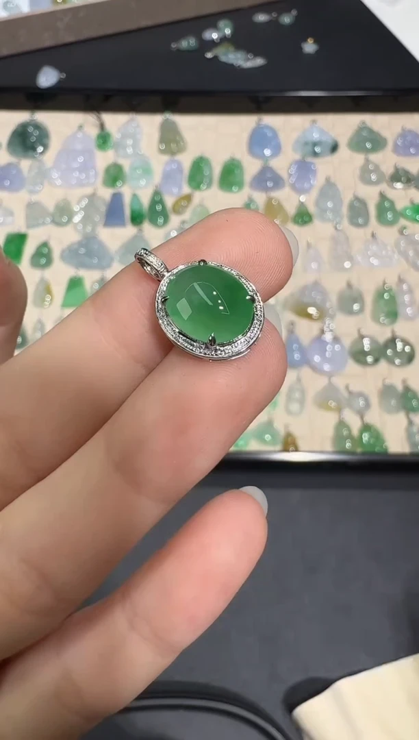 颈饰18K金镶嵌翡翠X0828-1501-448