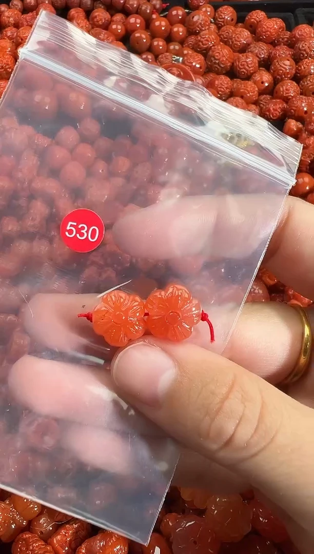 颈饰未镶嵌南红玛瑙1