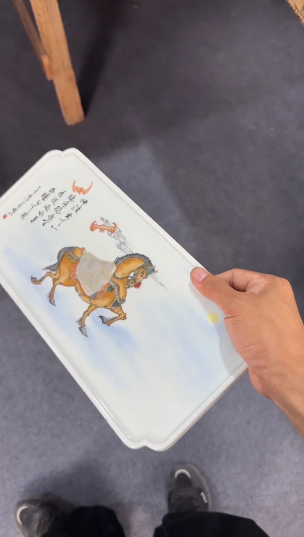 以笔为心，以瓷为纸。