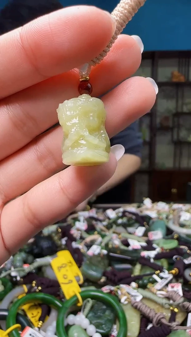 颈饰未镶嵌和田玉1