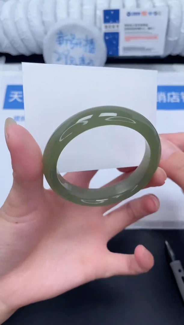 未镶嵌手镯石英质玉27-55.1HS70