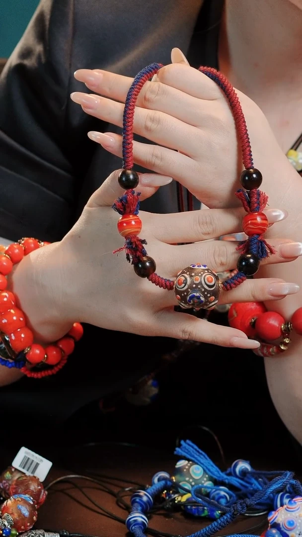 颈饰琉璃谷**间琉璃琉璃琉璃