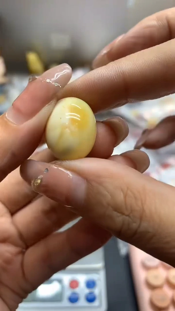 未镶嵌琥珀珠宝奇石2711