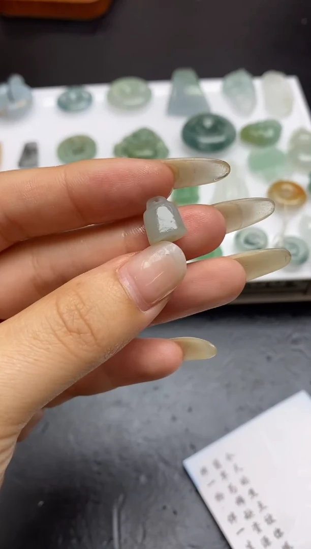 定制翡翠未镶嵌翡翠毛货~