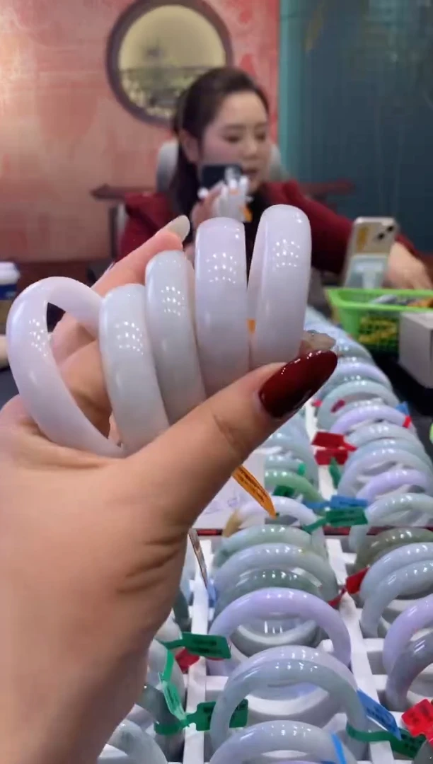 【闪购商品】翡翠手镯未镶嵌00018598/多样性发货