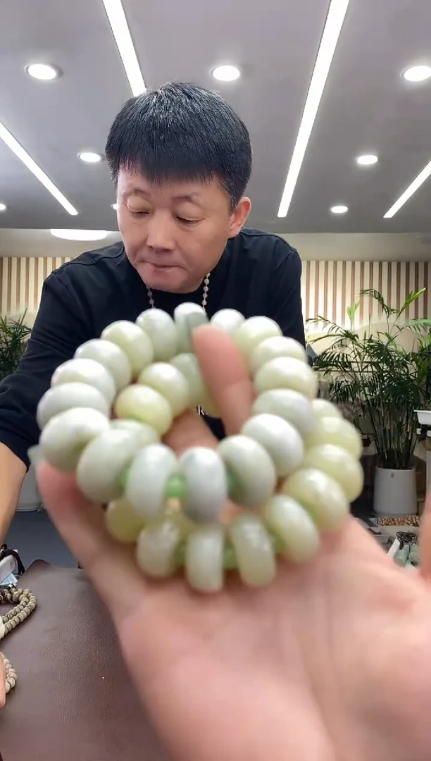 未镶嵌蛇纹石玉手串多样式随机发一
